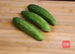 Illustration of how to make cold cucumber 1