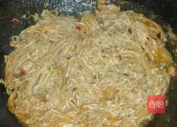 Illustration of how to make spicy enoki mushrooms 5