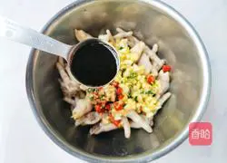 Illustration of how to make cold potato and chicken feet 9