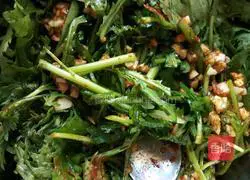 Illustration of how to make cold chrysanthemum 6