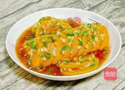 Illustration of how to steam pumpkin with minced garlic 12