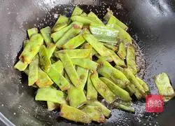 Illustration of how to make soy-flavored flat kidney beans 7