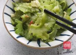 Illustration of how to stir-fry bitter melon 6