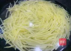 Illustration of how to make spicy and sour potato shreds 3