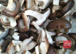 Illustration of how to make stewed potatoes with precious mushrooms 7