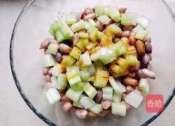 Illustration of how to make cold peanuts 5