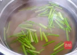 Illustration of spicy cold lotus root slices 4