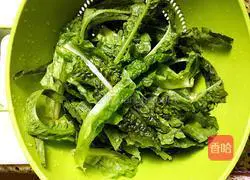 Illustration of how to make garlic and fragrant wheat vegetables 1