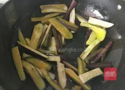 Illustration of how to make fish-flavored eggplant strips 2