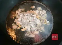 Illustration of how to pour oyster juice 12