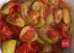 Illustration of how to stir-fry tomato and loofah 5