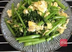 Illustration of how to make water spinach and scrambled eggs 6