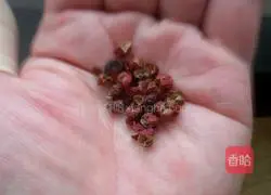 Illustration of how to make pepper-flavored potato shreds 3