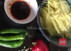 Illustration of how to make refreshing potato shreds 1