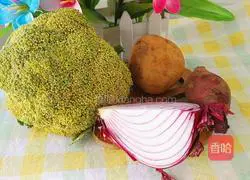 Illustration of how to make stir-fried broccoli with potatoes and sweet potatoes 1