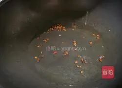 Illustration of making spicy and sour potato shreds 7