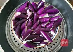 Illustration of how to make cold cucumber and eggplant 3