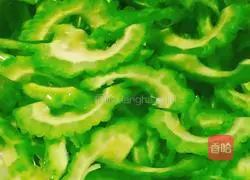 Illustration of how to make cold bitter melon 3