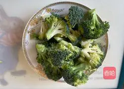 Stir-fried Western Illustration of how to make orchids 1