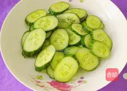 Illustration of how to make fried fungus with potatoes, cucumbers 5