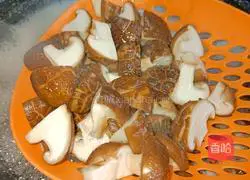 Stir-fried shiitake mushrooms with sea greens Illustration of how to do it 5