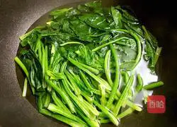 Illustration of how to make stir-fried spinach 2