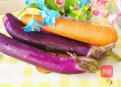 Illustration of how to make fried eggplant and carrots 1