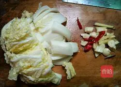 Illustration of how to make spicy and sour Chinese cabbage 3