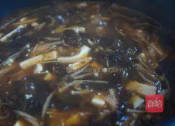 Brush fat and warm upのIllustration of how to make pepper and sesame tofu soup 11