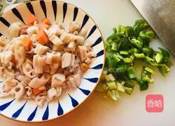 Hot holiday dish - Illustration of how to make stir-fried lotus root 1
