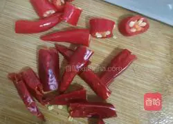 3 Illustrations on how to make hot and sour cabbage slices in quick dishes 4