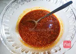 Illustration of how to make spicy thousand-layer tofu skin 9