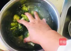 Illustration of how to cook broccoli 2