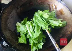 Illustration of how to make garlic lettuce 3