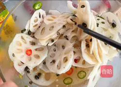 Illustration of how to make rattan pepper and lotus root slices 10