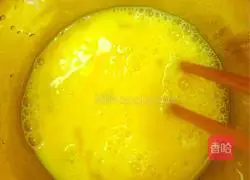 Illustration of how to make bean sprouts and scrambled eggs 2