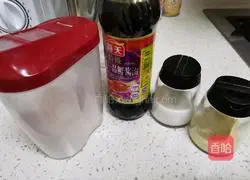 Illustration of how to make authentic Northeastern specialty quick-serve celery fried rice noodles 4