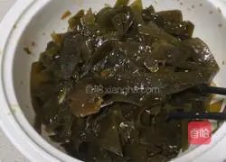 Illustration of how to make cold kelp 11