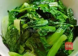 Illustration of how to make cold lettuce 7