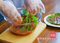 The most popular side dish in Korean cuisine - pickled perilla leaves, an absolute must-have for rice.Illustration 12