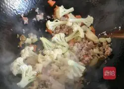 Illustration of how to make minced pork and cauliflower 5