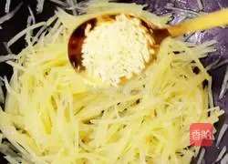 Illustration of how to make spicy and sour potato shreds 6