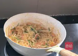 Illustration of how to make fried tomatoes and shredded potatoes 19