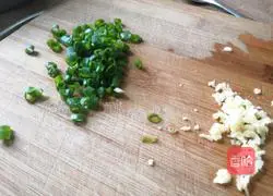 Illustration of how to make tofu mixed with tomato sauce 3