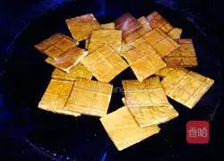 Illustration of how to make cold spiced dried tofu 2