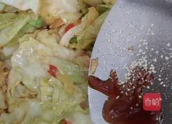 Illustration of how to make hand-shredded cabbage 5