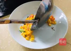 Illustration of how to make fried corn 6