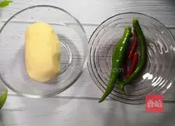 Illustration of how to make spicy lotus root dices 1