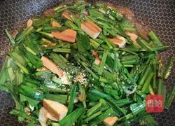 Chives Illustration of how to make stir-fried dried fragrant 5
