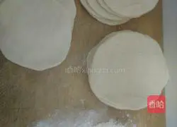 Illustration of how to make vegetarian steamed buns 3